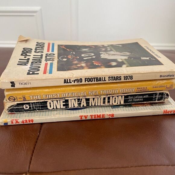 4 Vintage 70s Sports Pop Culture Books Soft Cover - Picture 2 of 11